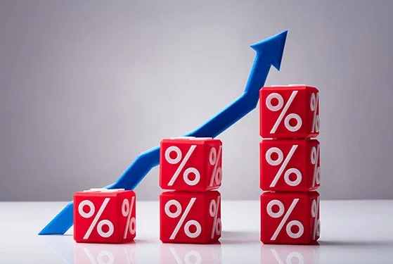 Vendre maintenant : pourquoi la hausse des taux change la donne pour les vendeurs